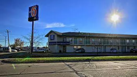 Motel 6 Detroit Northeast - Madison Heights | Michigan - Detroit (ve civarı) - Madison Heights