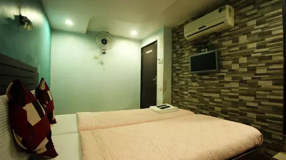 Metro Dormitory | Maharaştra - Raigad - Bombay (ve civarı) - Bombay - Malad - Batı Banliyöleri