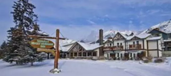 Canmore Rocky Mountain Inn | Alberta - Canmore