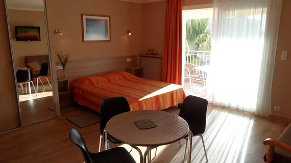 Residence Veles Plage | Provence - Alpes - Cote d'Azur - Var - Cannes (ve civarı) - Cannes