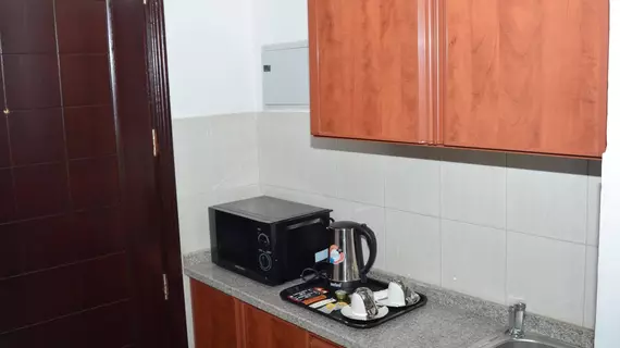 Al Khaleej Plaza Apartments | Ajman - Ajman - Al Rumailah