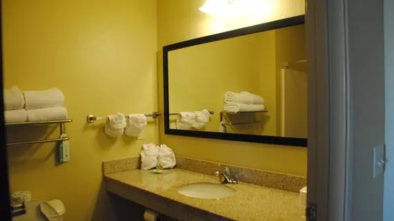 Cobblestone Hotel & Suites - Charlestown | Indiana - Jeffersonville - Clarksville (ve civarı) - Charlestown