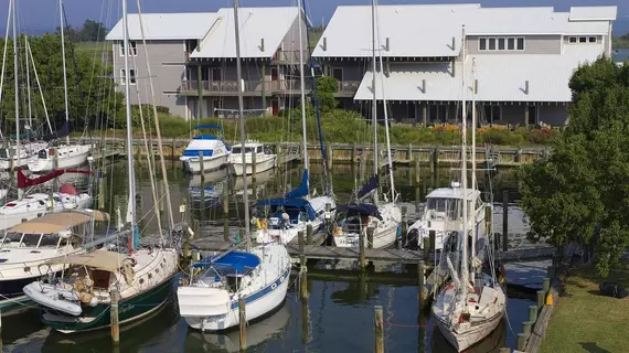 Knapps Narrows Marina & Inn | Maryland - Tilghman