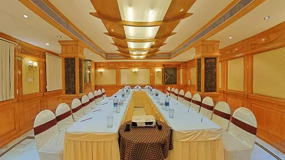 Raj Palace | Tamil Nadu - Tiruvallur - Chennai (ve civarı) - Chennai - T Nagar