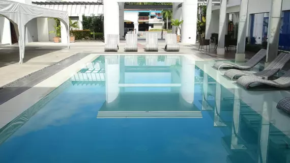 Century Hotel | Nueva Ecija - Angeles City (ve civarı) - Mabalacat Şehri - Pampanga Province - Balibago