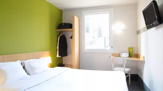 B&B Hôtel Toulon Ollioules | Provence - Alpes - Cote d'Azur - Var - Bandol (ve civarı) - Ollioules