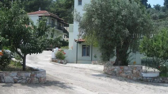 Pefkos Studios | Tesalya - Skopelos