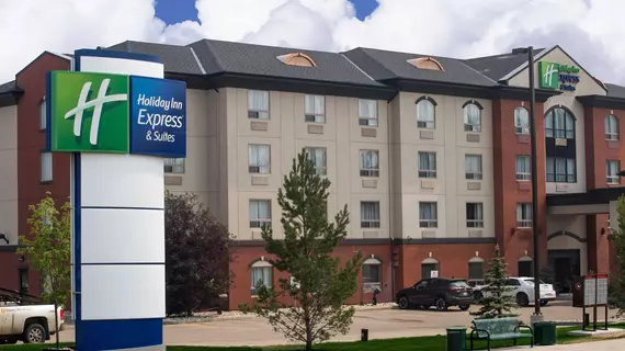 Holiday Inn Express Hotel & Suites Whitecourt Southeast | Alberta - Whitecourt (ve civarı) - Whitecourt