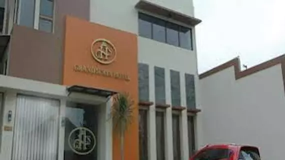 Grand Surya Hotel Yogyakarta | Yogyakarta Özel Bölgesi - Yogyakarta (ve civarı) - Yogyakarta - Gedongkiwo - Mantrijeron