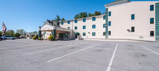 Rodeway Inn and Suites | Batı Virginia - Martinsburg (ve civarı) - Charles Town