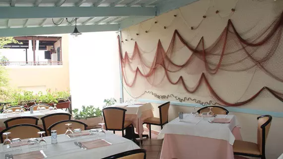 Geranio Rosso Hotel & Restaurant | Sardinya - Sassari - Stintino