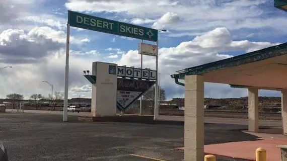 Desert Skies Motel | New Mexico - Gallup