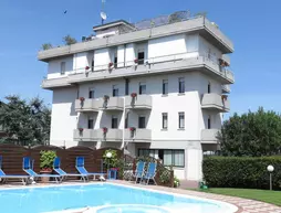 Albergo Al Cacciatore | Lombardy - Brescia (il) - Desenzano del Garda