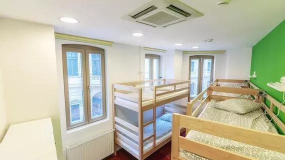 Pura Vida Sky Bar and Hostel | Bükreş (ve civarı) - Bükreş   Kent Merkezi - Lipscani