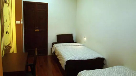 Sunny Hostel Phuket | Phuket (ve civarı) - Phuket - Talat Nuea