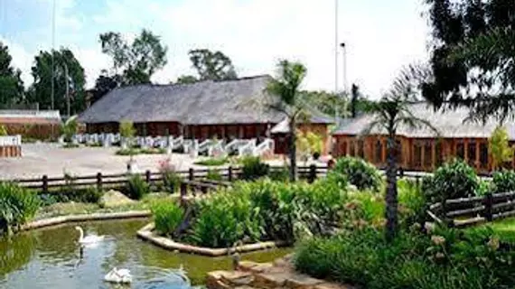 Flamingos Nest Guest House and Conference Centre | Gauteng - City of Tshwane - Johannesburg (ve civarı) - Benoni