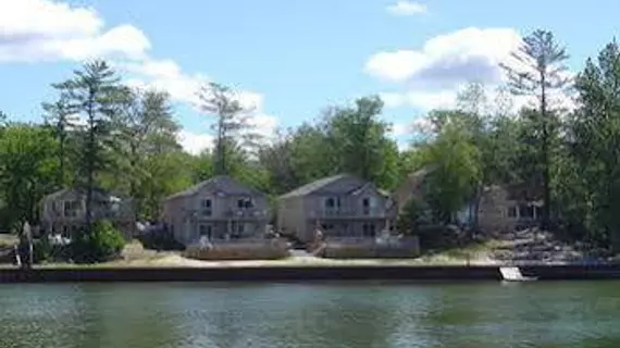 WASAGA RIVER RESORT INC | Ontario - Barrie - Orillia (ve civarı) - Wasaga Plajı