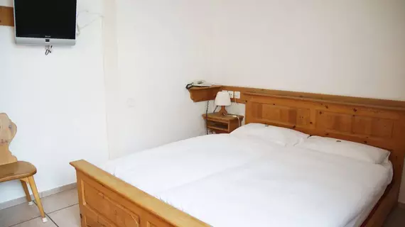 Guesthouse + Aparthotel Chesa Silva | Maloja District - Graubuenden - Silvaplana