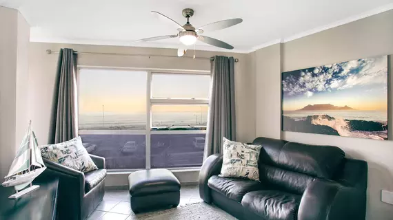 Blouberg Holiday Apartments | Western Cape (il) - West Coast DC - Drakenstein - Cape Town (ve civarı) - Cape Town - Bloubergstrand