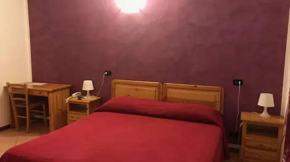 Albergo Quattro Pini | Lombardy - Brescia (il) - Pozzolengo