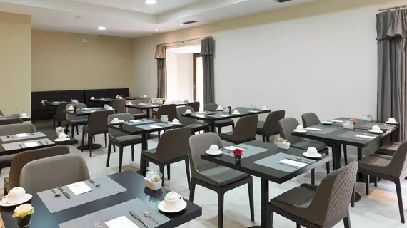 Hotel Eurostars Convento Capuchinos | Kastilya ve Leon - Segovia (vilayet) - Segovia - Segovia Tarihi Şehir Merkezi