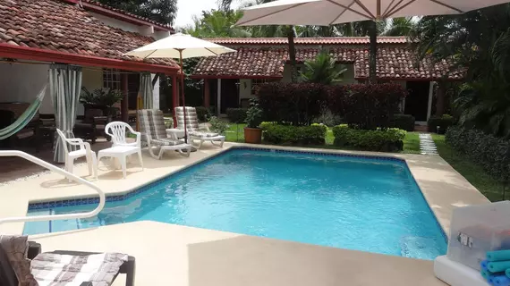 Villa Botero By Casa Mojito Bed and Breakfast | Cocle - Rio Hato - Santa Clara