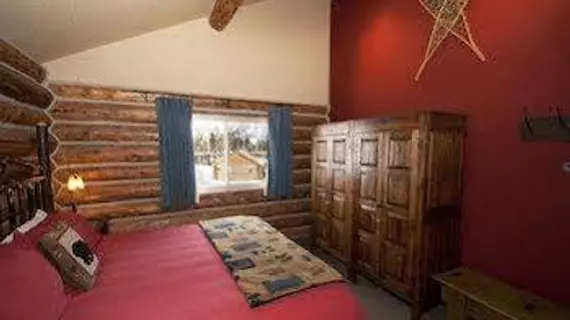 Cowboy Heaven Cabins | Montana - Big Sky