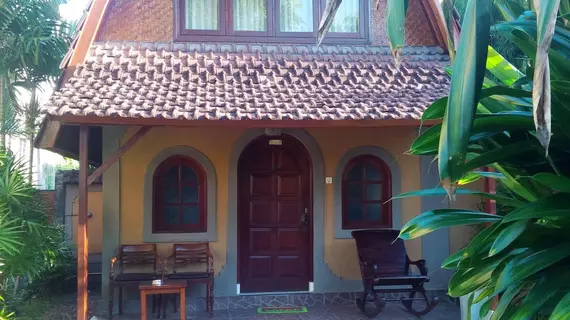 Suji Bungalow | Bali - Kuta - Kuta Merkezi