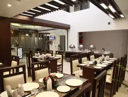 Hotel Emerald | Pencap - Chandigarh (ve civarı) - Chandigarh