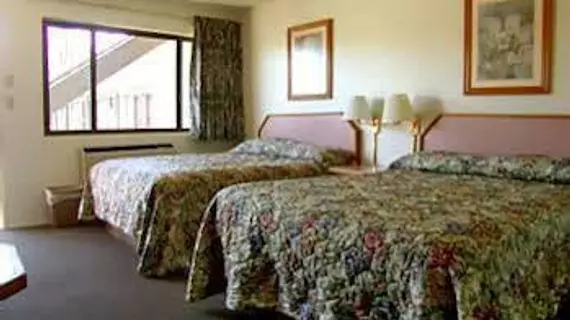 Cedarwood Inn | Oregon - Medford (ve civarı) - Ashland