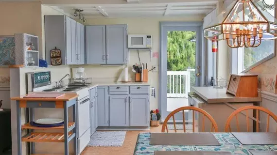 Beach House Salt Spring Bed and Breakfast | Britanya Kolombiyası - Salt Spring Island