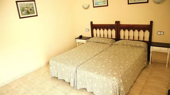 Hostal Villa Columbus | Balearic Adaları - Mayorka Adası - Calvia - Peguera