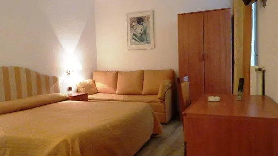 Hotel Ariston Montecarlo | Liguria - Imperia (il) - Sanremo