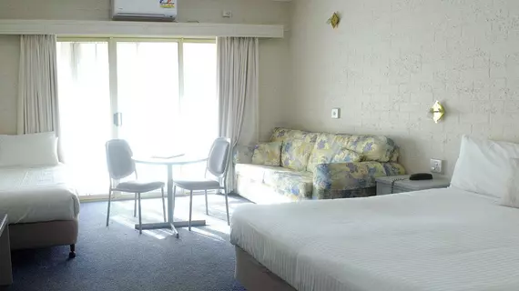 Hamiltons Townhouse Motel | Avustralya Başkent Bölgesi - Tuggeranong - Kanberra (ve civarı) - Queanbeyan West