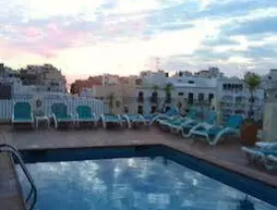 Hostal Ferrer | Balearic Adaları - İbiza Adası - Sant Antoni de Portmany - West End