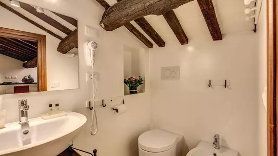 Piccolo Trevi Suites | Lazio - Roma (ve civarı) - Roma Kent Merkezi - Rione II Trevi