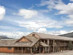 Mountain Village Lodge | Idaho - Stanley