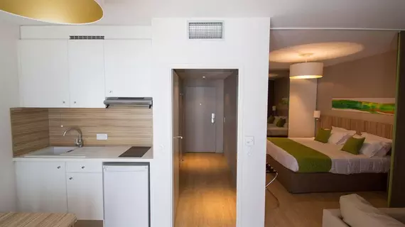 Quality Suites Lyon 7 Lodge | Auvergne-Rhone-Alpes - Rhone (bölge) - Lyon (ve çevresi) - Lyon - Gerland