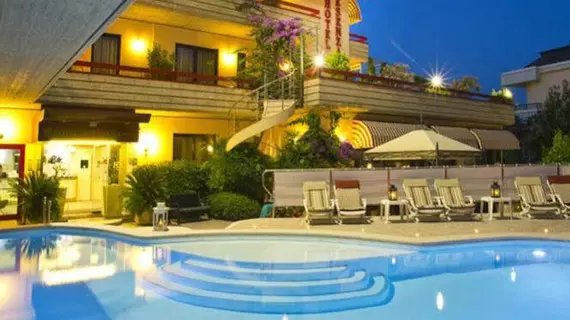 Hotel Desenzano | Lombardy - Brescia (il) - Desenzano del Garda