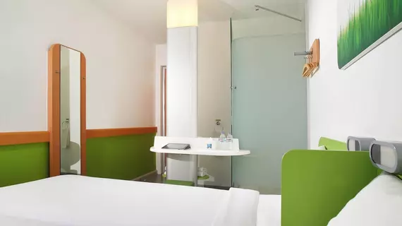 Ibis Budget Surabaya | Doğu Cava - Surabaya