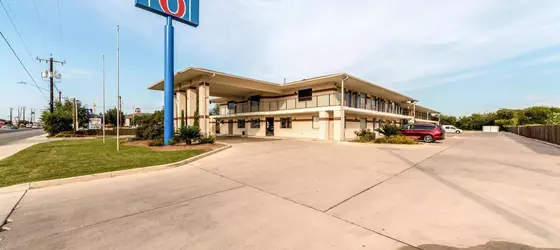 Motel 6 San Antonio | Teksas - San Antonio (ve civarı) - San Antonio