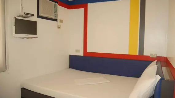 Hotel V | Nueva Ecija - Angeles City (ve civarı) - Mabalacat Şehri - Pampanga Province - Balibago