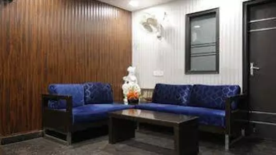 Hotel Delhi Pride | Batı Delhi - Ulusal Eyalet Başkenti Delhi - Delhi (ve civarı) - Yeni Delhi - Karol Bagh