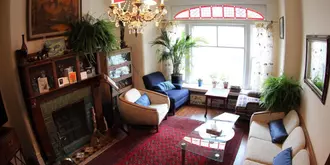 Toronto Garden Inn Bed & Breakfast