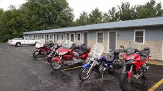 Pine Ridge Motel | Wisconsin - Dodgeville (ve civarı) - Dodgeville