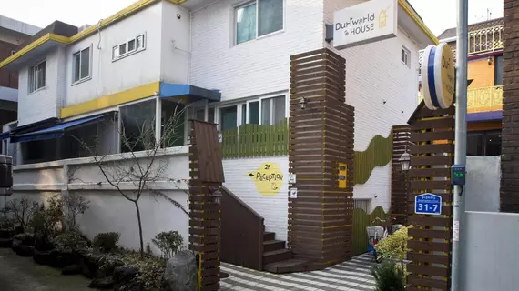 Duriworld GuestHouse | Gyeonggi - Seul (ve civarı) - Mapo - Hongdae