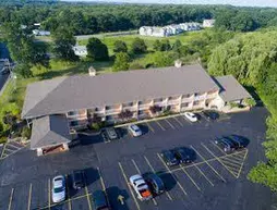 Hampton Falls Inn