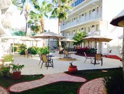 The Village Inn Hotel | San Juan (ve civarı) - Karolayna