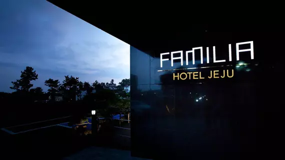 Familia Hotel | Jeju Adası - Seogwipo - Jungmun