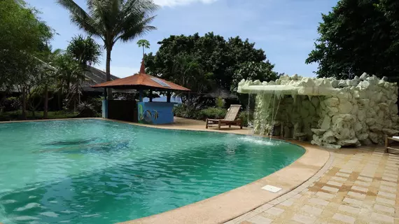 Coco White Beach Resort | Bohol - Guindulman